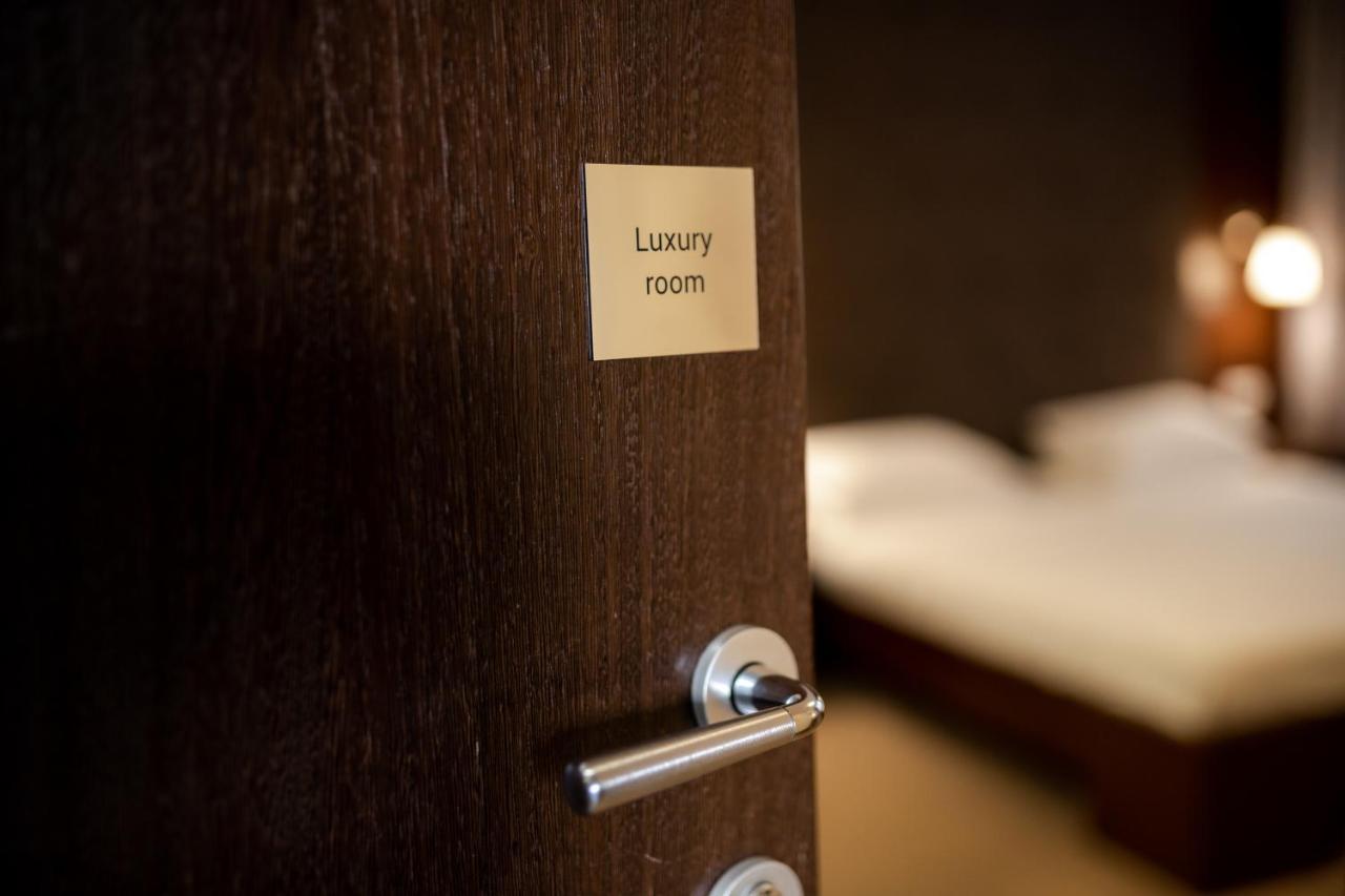 Luka De Luka Suites Belgrade Extérieur photo