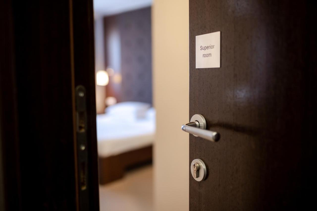 Luka De Luka Suites Belgrade Extérieur photo